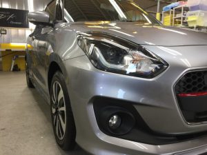 スイフト・クイックコーティング後の運転席側ヘッドライト周辺
