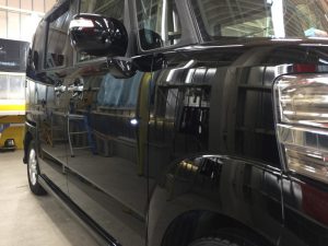 NBOX・プレミアムコーティング後の運転席側フェンダー付近