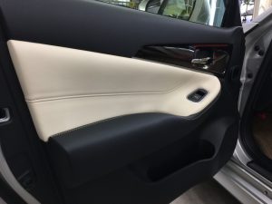 クラウン・クイック車内クリーニング後の助手席ドアトリム