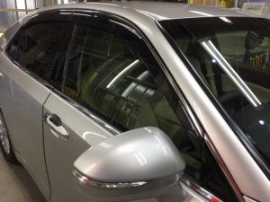 クラウン・ハイパービューコート後の運転席窓