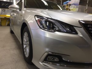 クラウン・ハイモースコート後の運転席側ヘッドライト周辺