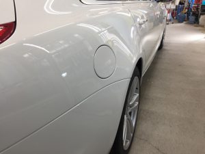 ジャガーXJ・エシュロンナノフィル後の運転席側クォーターパネル付近