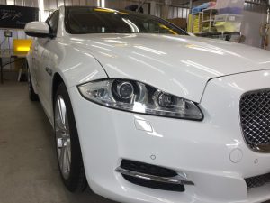 ジャガーXJ・エシュロンナノフィル後の運転席側ヘッドライト周辺