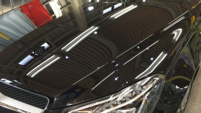 ベンツE・スタンダードコーティング後のボンネット