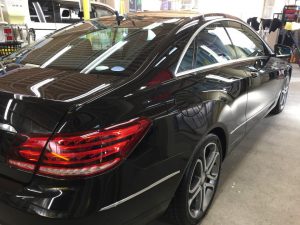 ベンツE・スタンダードコーティング後・運転席側後方より