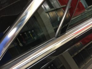 ベンツE・モールクリーニング・運転席側後部ドアAfter