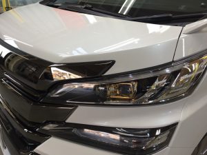 ヴェルファイア・エシュロンゼンゼロ施工後の助手席側ヘッドライト周り