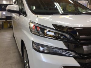 ヴェルファイア・エシュロンゼンゼロ施工後の運転席側ヘッドライト周り