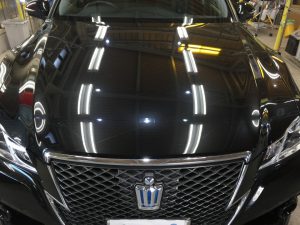 クラウン・ハイドロフィニッシュ後のボンネット正面