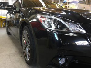 クラウン・ハイドロフィニッシュ後の運転席側ヘッドライト付近