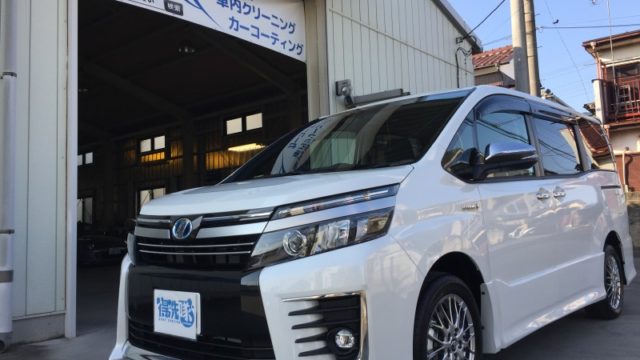 ヴォクシー・リアルガラスコート