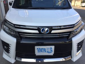 ヴォクシー・リアルガラスコート・正面