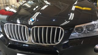 BMWX3・ジーゾックス・ハイドロフィニッシュ施工後のフロントグリル付近