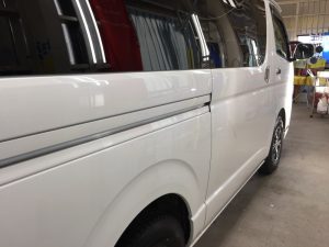 ハイエース・プレミアムコーティング・運転席側後方より