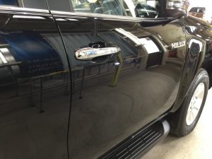 ハイラックス・プレミアムコーティング後の運転席ドア