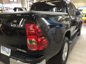 ハイラックス・プレミアムコーティング後の運転席側テール付近