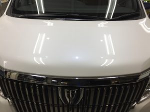 エスクァイア・プレミアムコーティング施工後のボンネット2