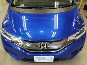 フィット・プレミアムコーティング施工後のボンネット