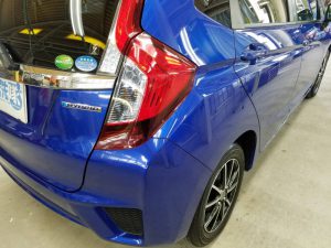 フィット・プレミアムコーティング施工後の運転席側テールレンズ付近