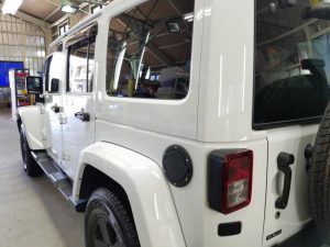 ラングラー・プレミアムコーティング施工後の助手席側テール付近