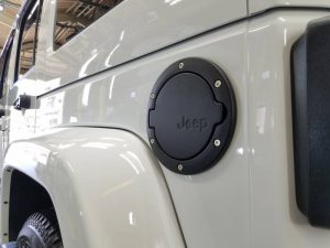 ラングラー・プレミアムコーティング施工後の助手席側給油口付近