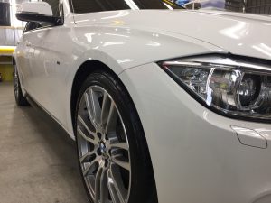BMW3ツーリング・ハイドロフィニッシュ施工後の運転席側フェンダー周り