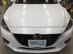 アクセラ・プレミアムコーティング施工後のボンネット