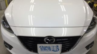 アクセラ・プレミアムコーティング施工後のボンネット