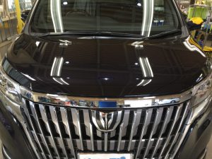 エスクァイア・エシュロンゼンゼロ施工後ボンネット正面