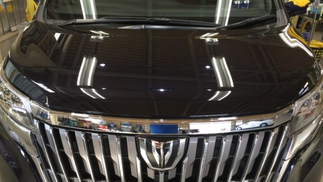 エスクァイア・エシュロンゼンゼロ施工後ボンネット正面