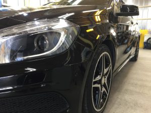 メルセデスベンツA・ハイドロフィニッシュ施工後の助手席側ヘッドライト付近2