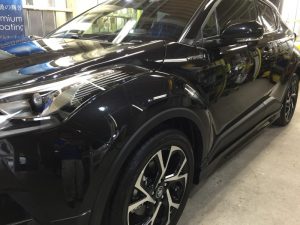 C-HR・プレミアムコーティング施工後の助手席側フェンダー