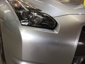 GT-R・ハイモースコート施工後の運転席側ヘッドライト周り