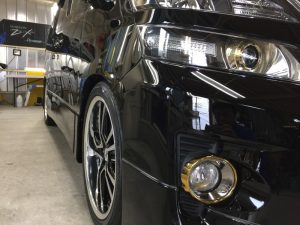 ヴェルファイア・プレミアムコーティング施工後の運転席側ヘッドライト付近