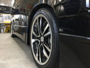 ヴェルファイア・プレミアムコーティング施工後の運転席側前輪付近