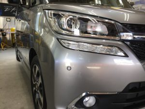 ソリオ・ハイドロフィニッシュ施工後の運転席側ヘッドライト周り