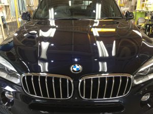 BMW5・エシュロンゼンゼロ施工後のボンネット正面
