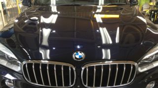 BMW5・エシュロンゼンゼロ施工後のボンネット正面