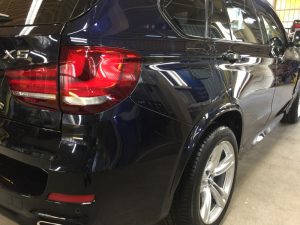 BMW5・エシュロンゼンゼロ施工後の右クォーターパネル付近