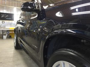 BMW5・エシュロンゼンゼロ施工後の右フェンダー付近