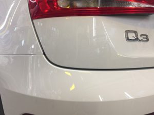 アウディQ3・プレミアムコーティング施工後のリアエンブレム