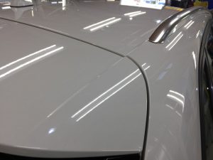 アウディQ3・プレミアムコーティング施工後のルーフ