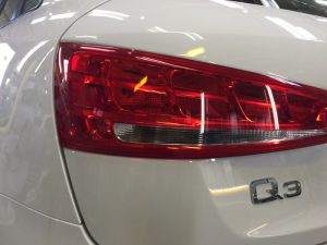 アウディQ3・プレミアムコーティング施工後の左側テール付近