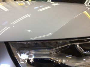 アウディQ3・プレミアムコーティング施工後の左側ヘッドライト付近2