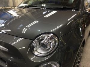 アバルト595・エシュロンナノフィル施工後のボンネット