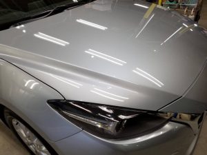 アクセラ・プレミアムコーティング施工後のボンネット2