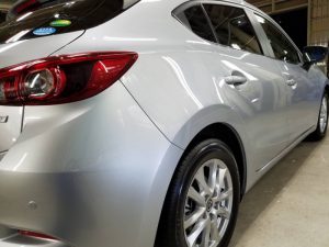 アクセラ・プレミアムコーティング施工後の右クォーターパネル周辺