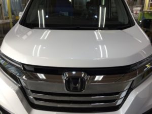 ステップワゴン・プレミアムコーティング施工後のフロントグリル周り