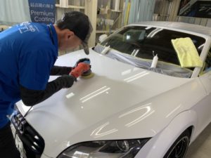 アウディTT・ナノフィル施工中・研磨風景